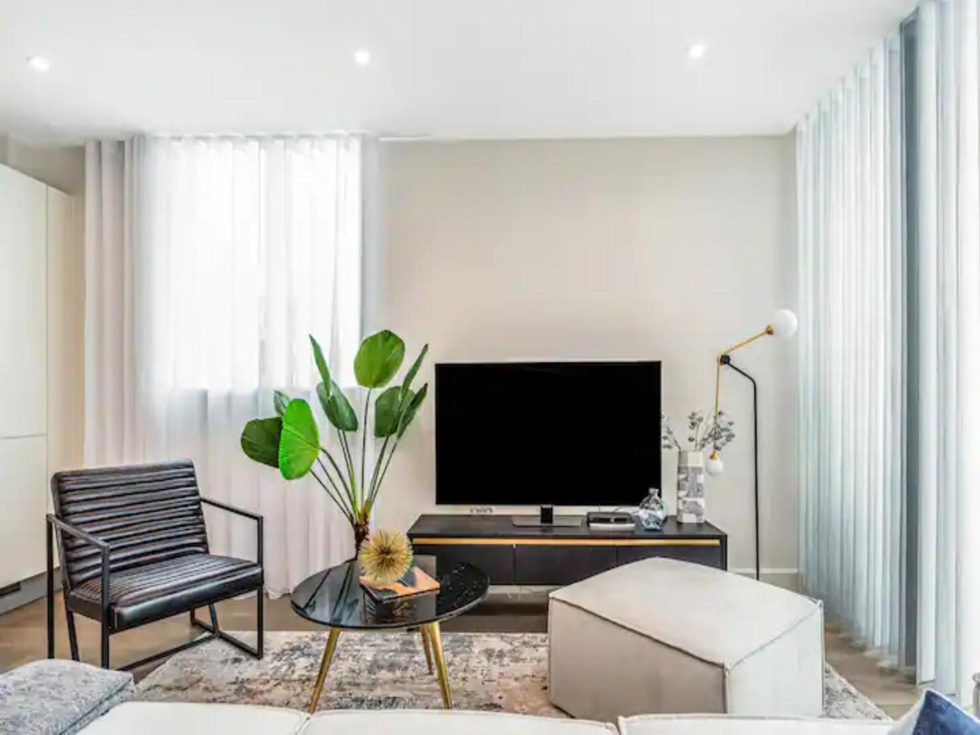 Pass The Keys Penthouse Oasis In Trendy Fulham Apartment Лондон Екстериор снимка