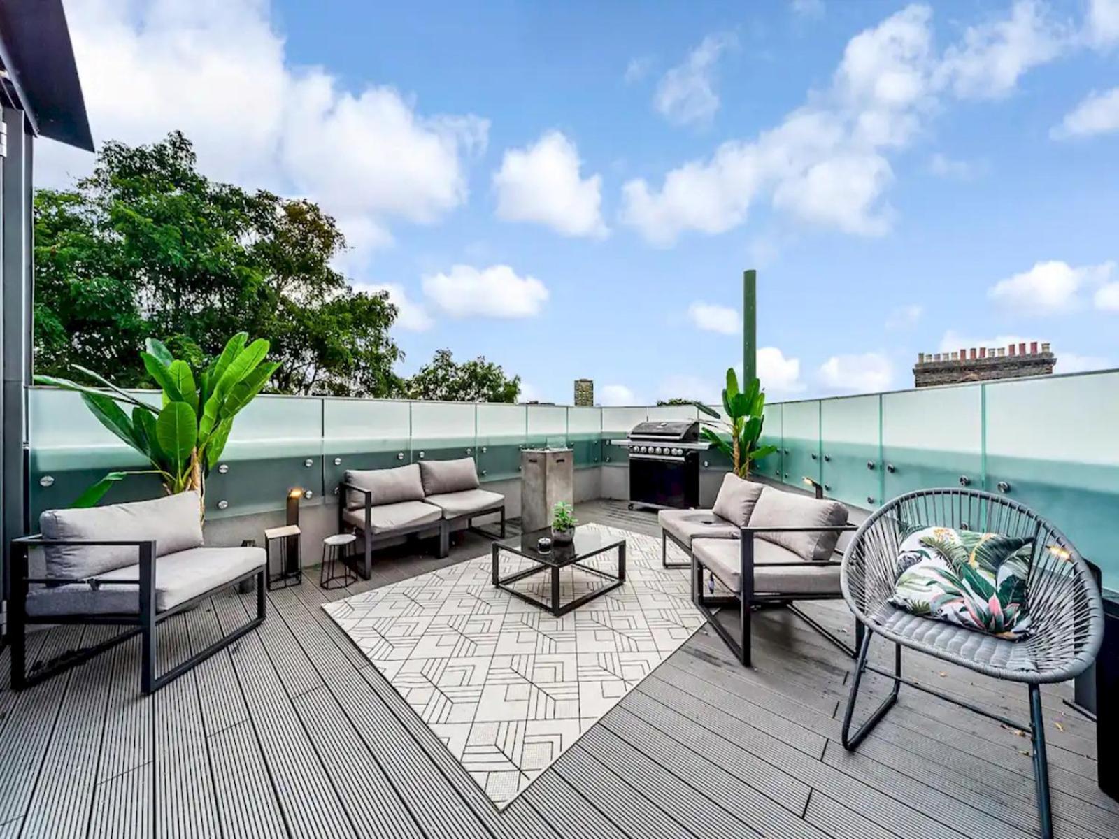 Pass The Keys Penthouse Oasis In Trendy Fulham Apartment Лондон Екстериор снимка